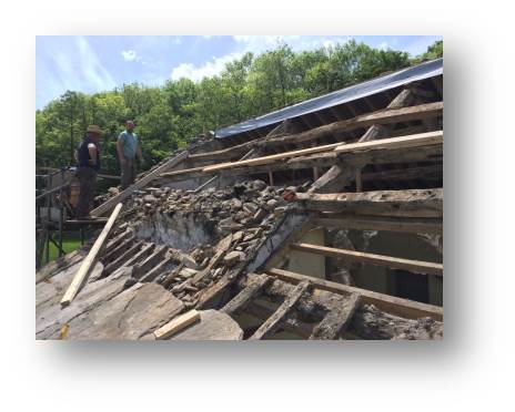 Two of the purlins on the rear roof need to be replaced but at 12ft long, these are quite rare as they are usually cut into 10ft lengths but High Pole reclamation in Bolton by Bowland have some which should do the job.
